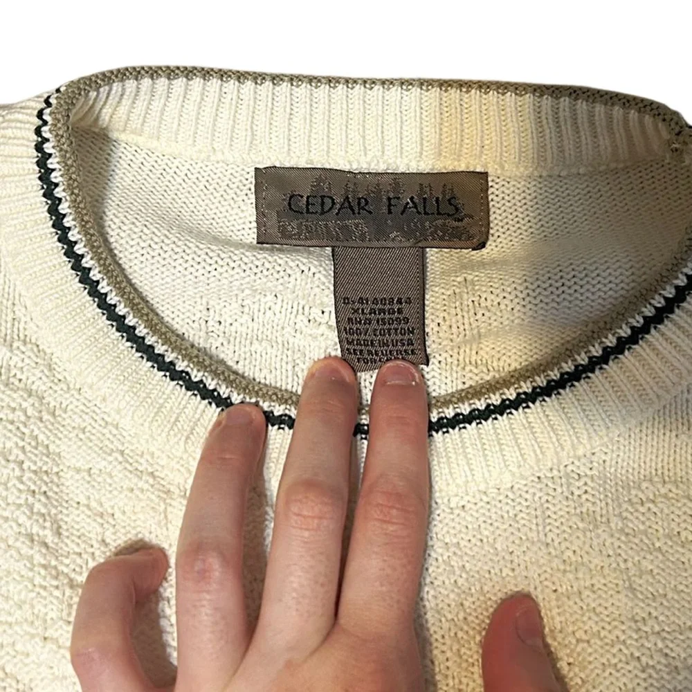 Vintage Cedar Falls XL Sweater Wolf Embroidery Cream Textured Knit Wildlife USA - Picture 3 of 6